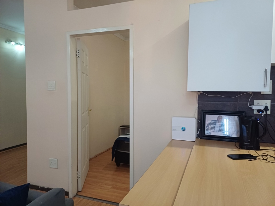 To Let 1 Bedroom Property for Rent in Meadowbrook Gauteng