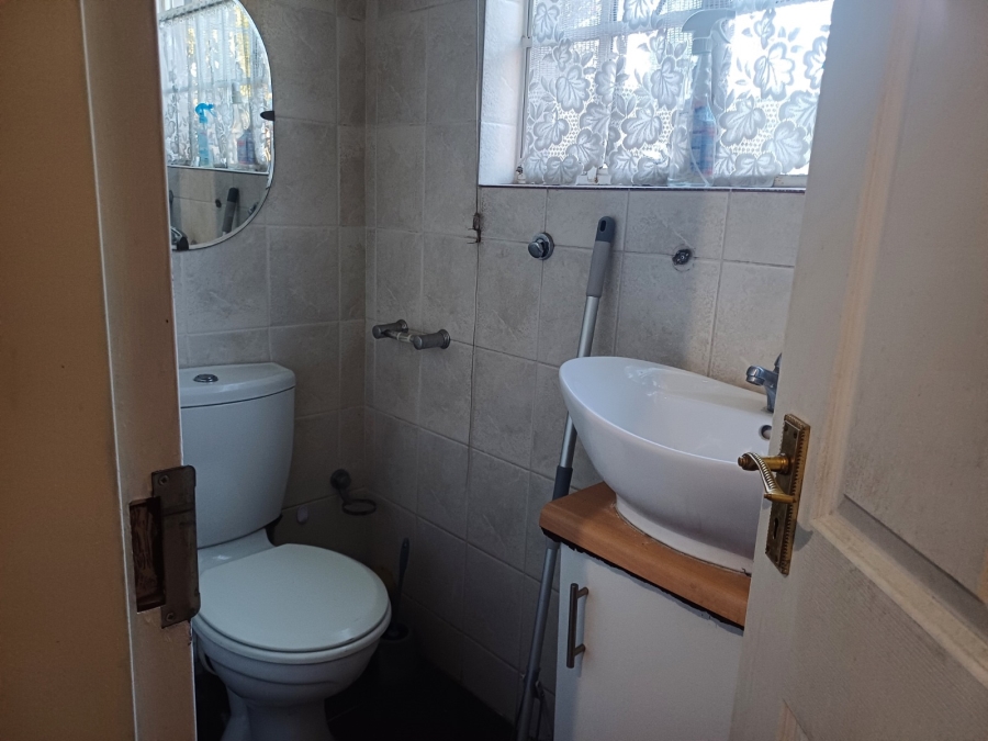 To Let 1 Bedroom Property for Rent in Meadowbrook Gauteng