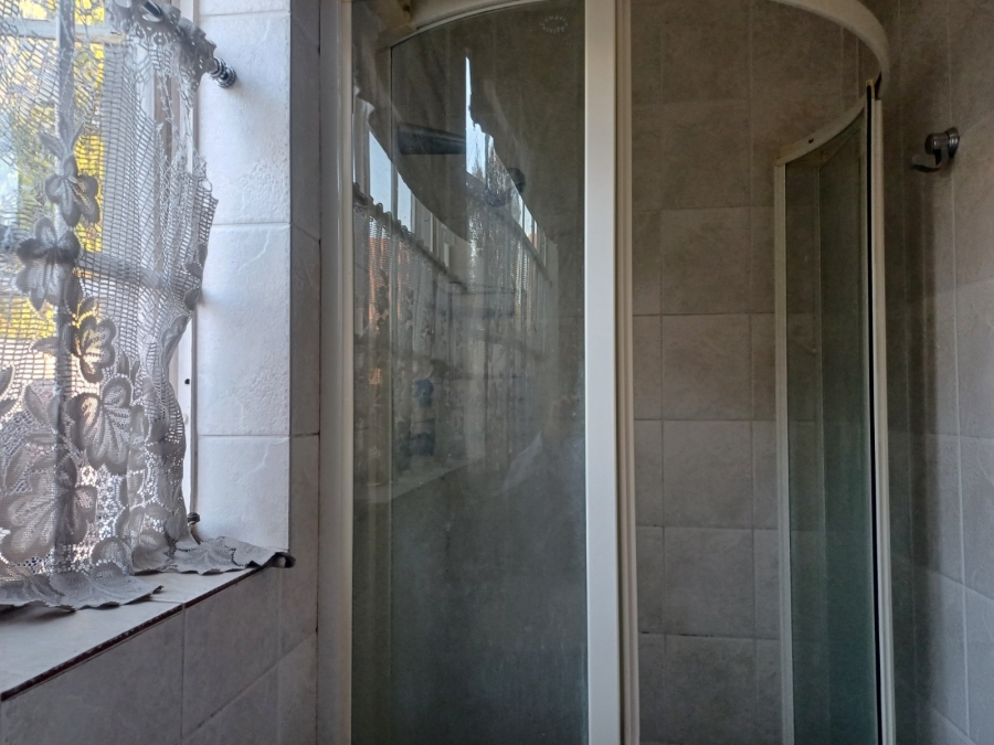 To Let 1 Bedroom Property for Rent in Meadowbrook Gauteng