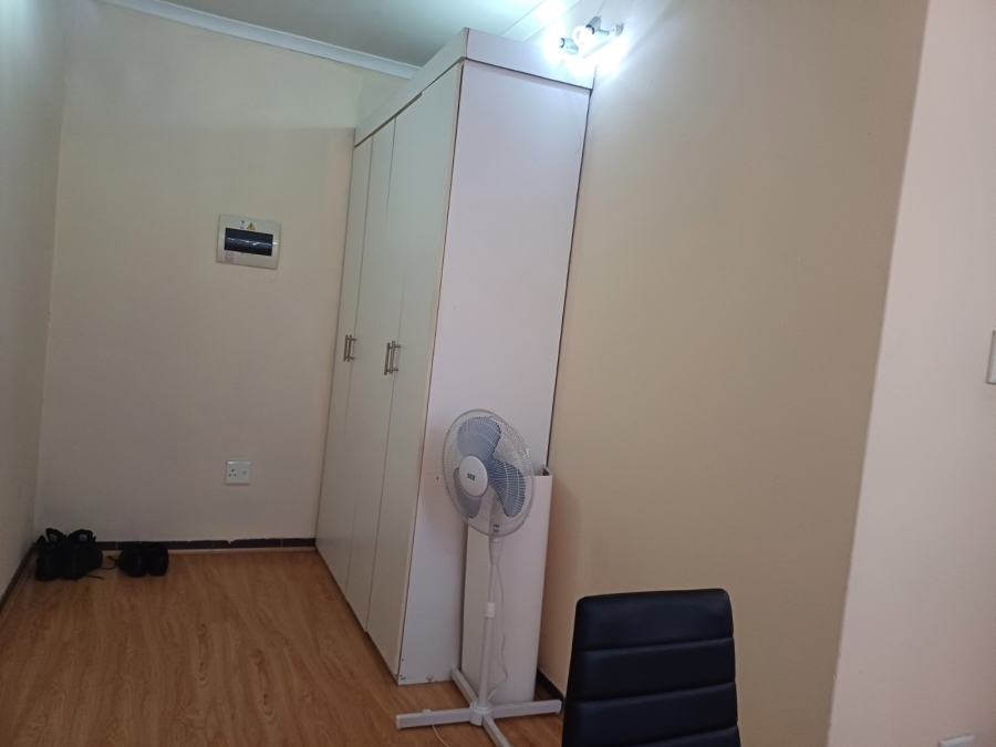 To Let 1 Bedroom Property for Rent in Meadowbrook Gauteng