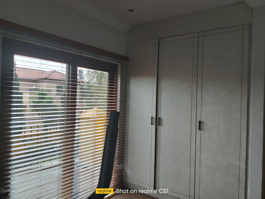 4 Bedroom Property for Sale in Helderwyk Gauteng