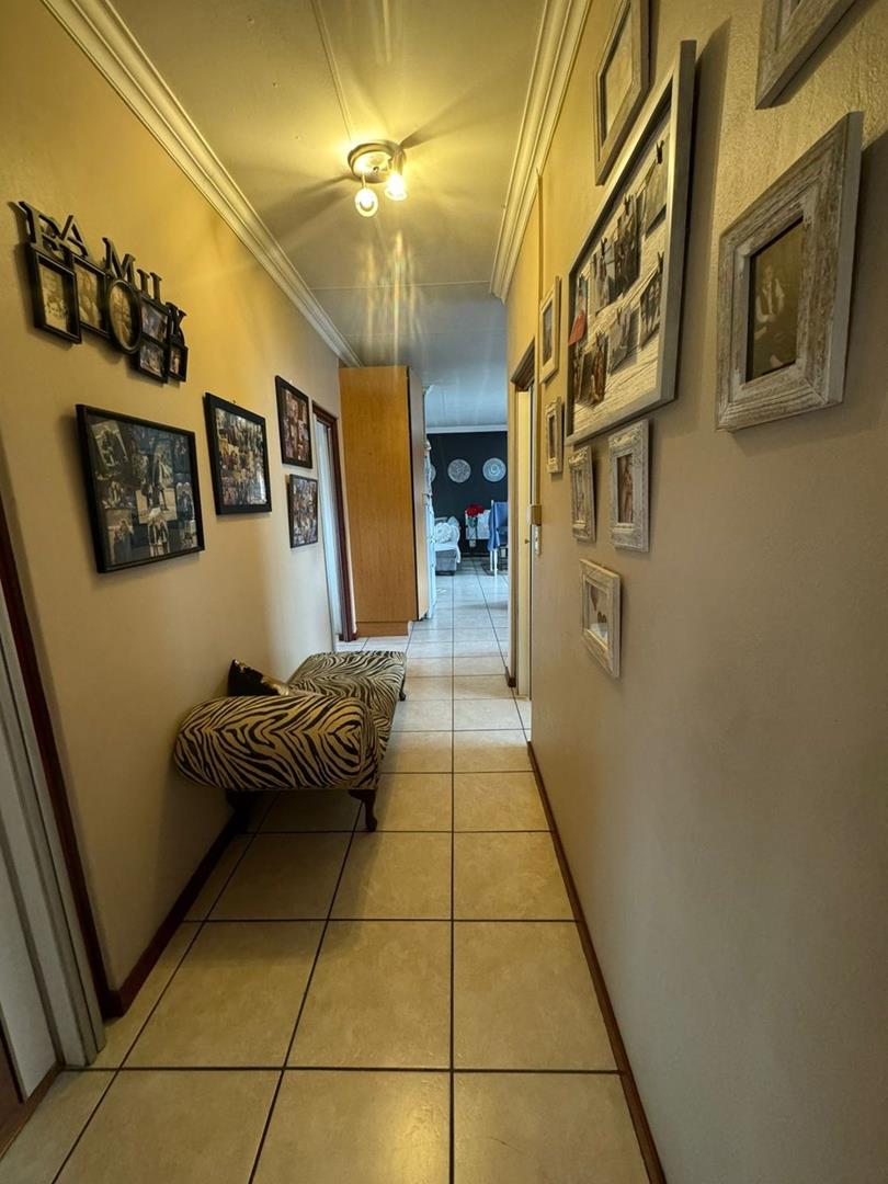 To Let 3 Bedroom Property for Rent in Oriel Gauteng