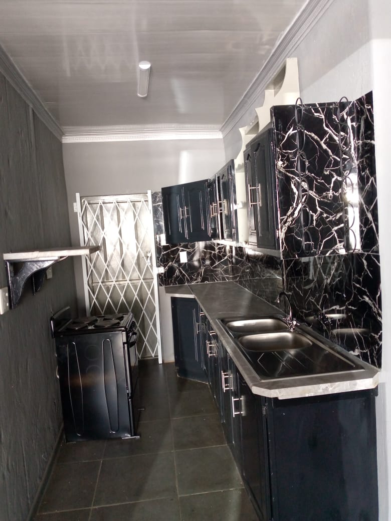 To Let 1 Bedroom Property for Rent in Mondeor Gauteng