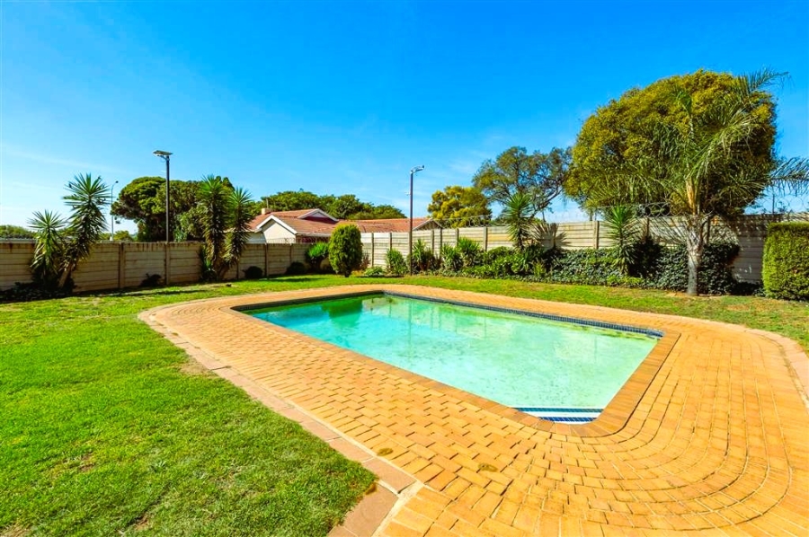 2 Bedroom Property for Sale in Impala Park Gauteng
