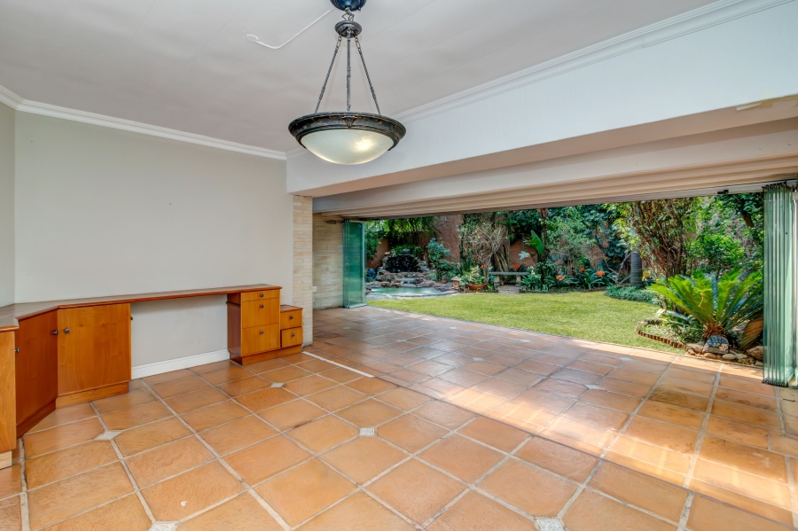 To Let 4 Bedroom Property for Rent in Parkmore Gauteng