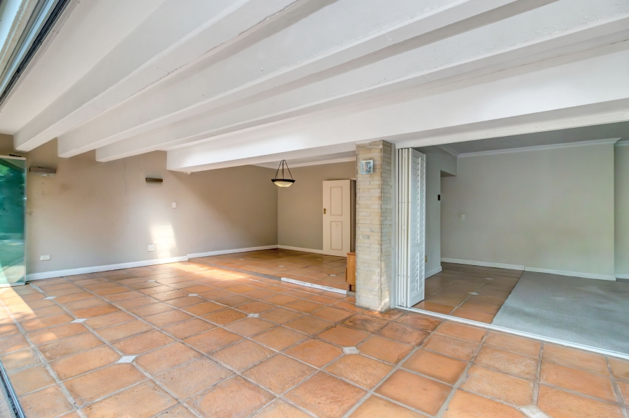 To Let 4 Bedroom Property for Rent in Parkmore Gauteng