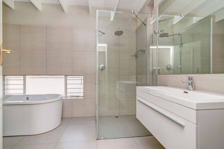 To Let 4 Bedroom Property for Rent in Parkmore Gauteng