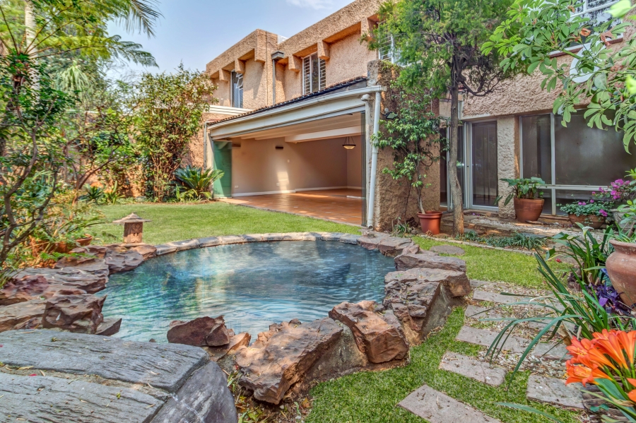 To Let 4 Bedroom Property for Rent in Parkmore Gauteng