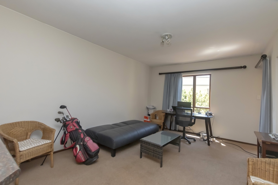 1 Bedroom Property for Sale in Bryanston Gauteng