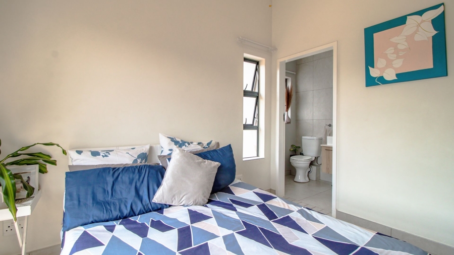 To Let 2 Bedroom Property for Rent in Founders Hill Gauteng