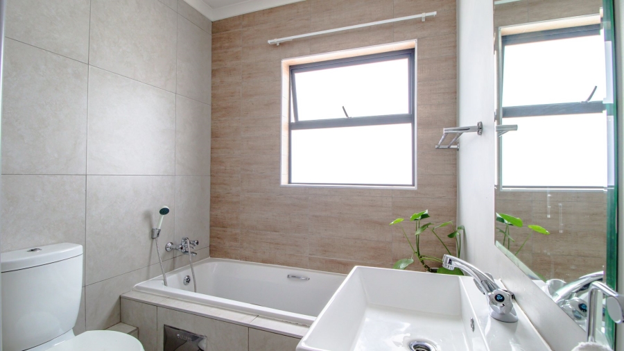 To Let 2 Bedroom Property for Rent in Founders Hill Gauteng