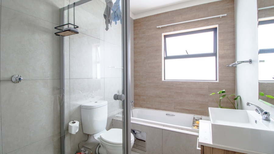 To Let 2 Bedroom Property for Rent in Founders Hill Gauteng