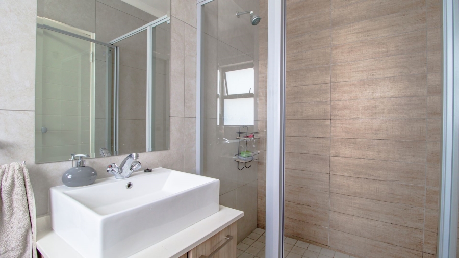 To Let 2 Bedroom Property for Rent in Founders Hill Gauteng