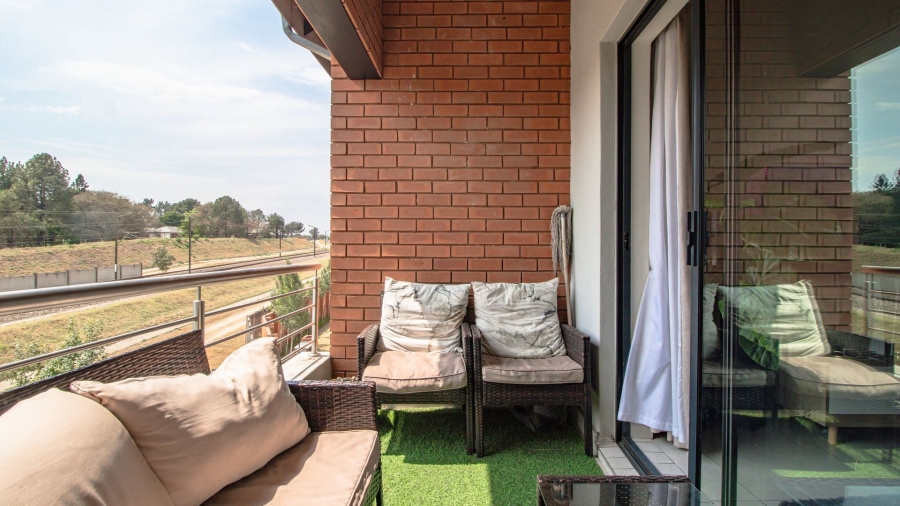 To Let 2 Bedroom Property for Rent in Founders Hill Gauteng