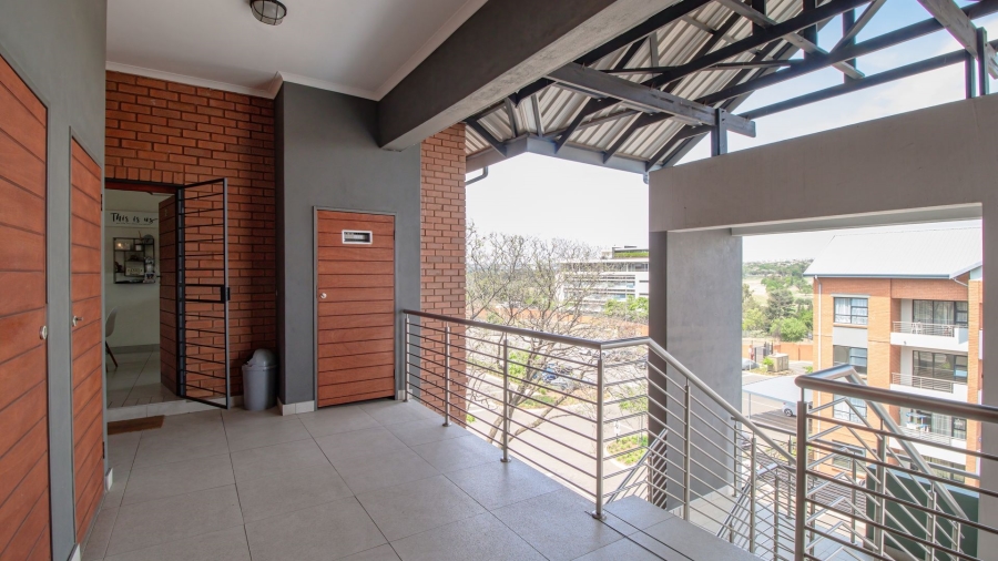To Let 2 Bedroom Property for Rent in Founders Hill Gauteng