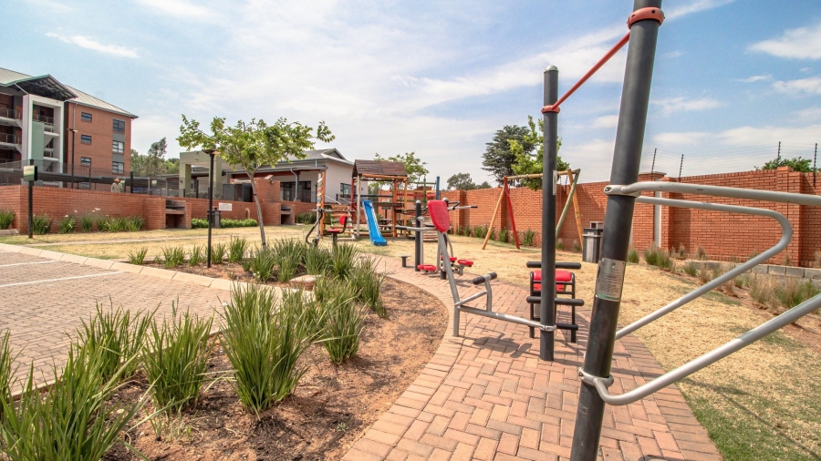 To Let 2 Bedroom Property for Rent in Founders Hill Gauteng