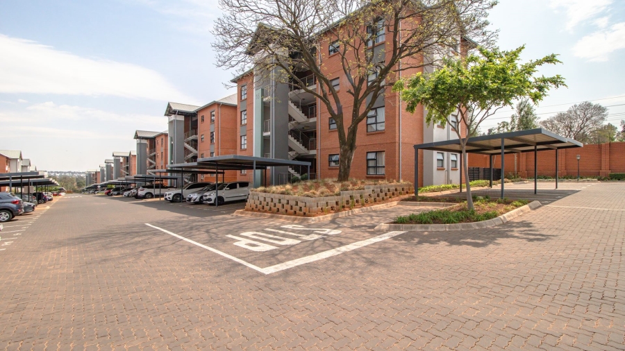 To Let 2 Bedroom Property for Rent in Founders Hill Gauteng