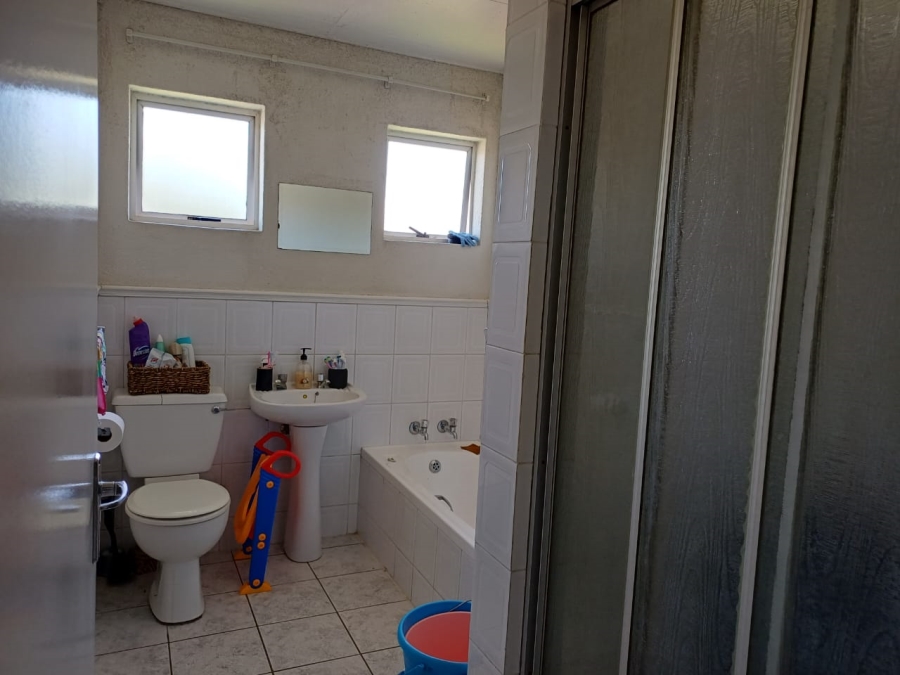 To Let 2 Bedroom Property for Rent in Sunnyridge Gauteng