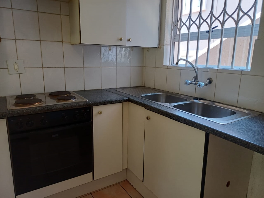 To Let 2 Bedroom Property for Rent in Sunnyridge Gauteng