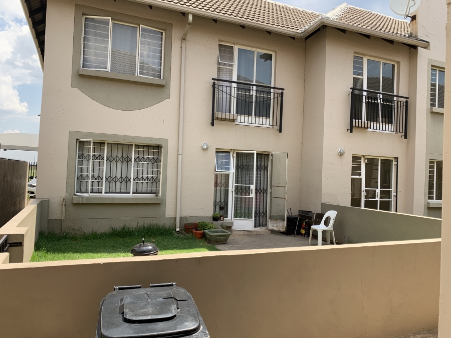 1 Bedroom Property for Sale in Klippoortje Gauteng