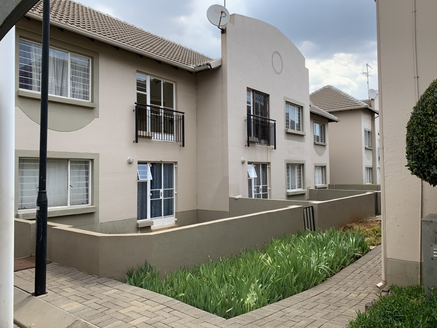1 Bedroom Property for Sale in Klippoortje Gauteng