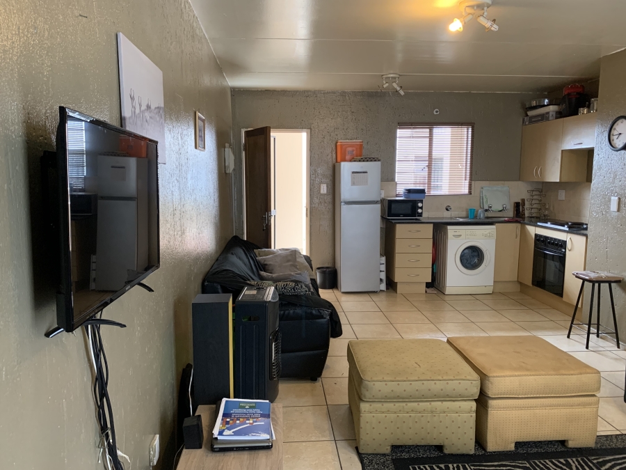 1 Bedroom Property for Sale in Klippoortje Gauteng