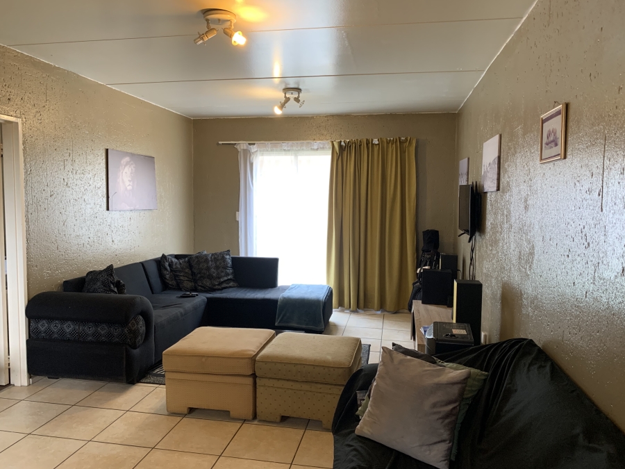 1 Bedroom Property for Sale in Klippoortje Gauteng
