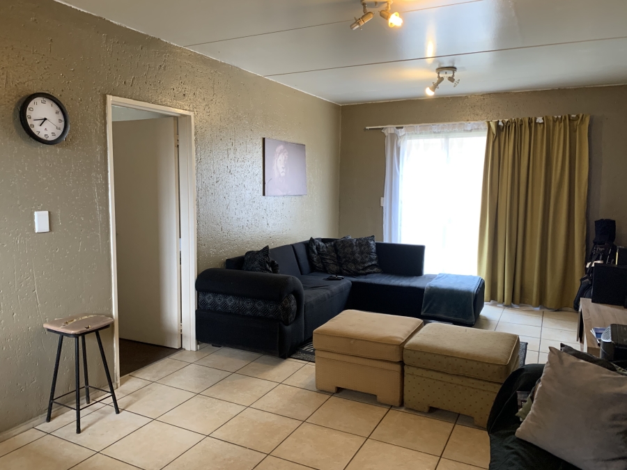 1 Bedroom Property for Sale in Klippoortje Gauteng