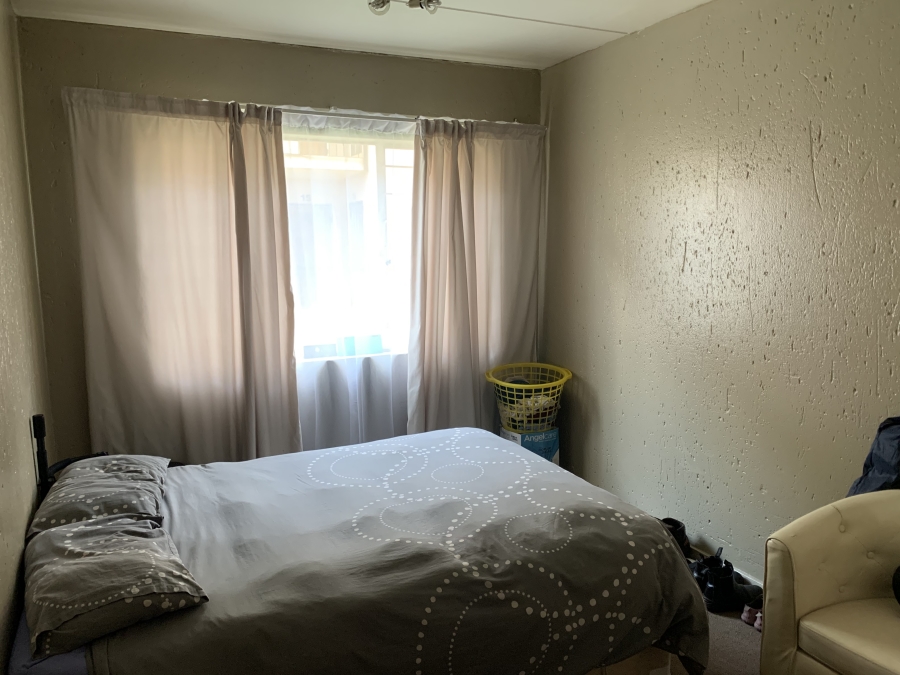 1 Bedroom Property for Sale in Klippoortje Gauteng