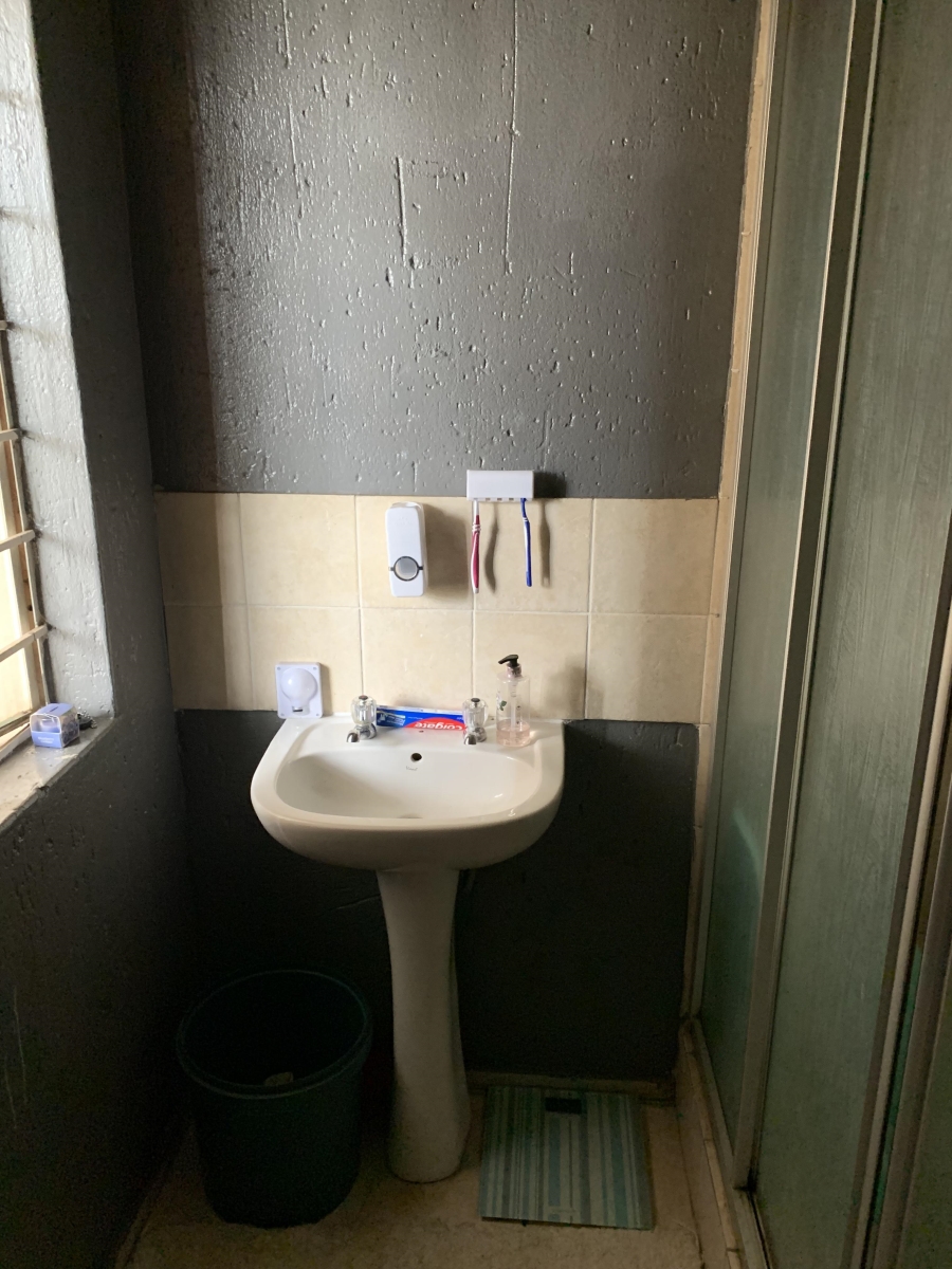 1 Bedroom Property for Sale in Klippoortje Gauteng