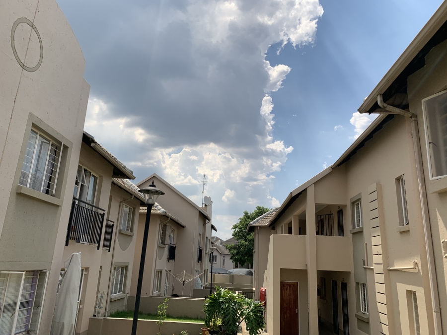 1 Bedroom Property for Sale in Klippoortje Gauteng