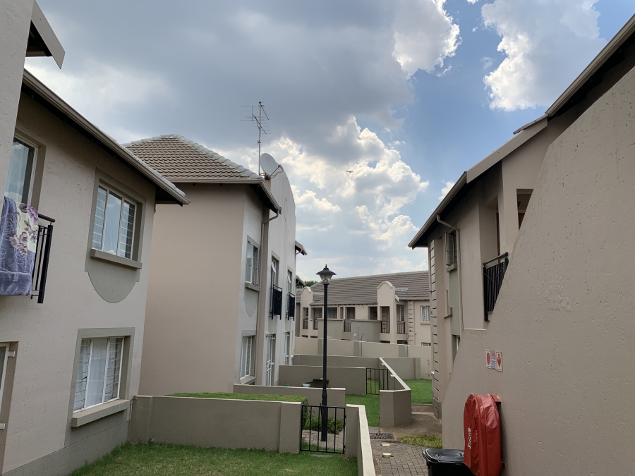 1 Bedroom Property for Sale in Klippoortje Gauteng