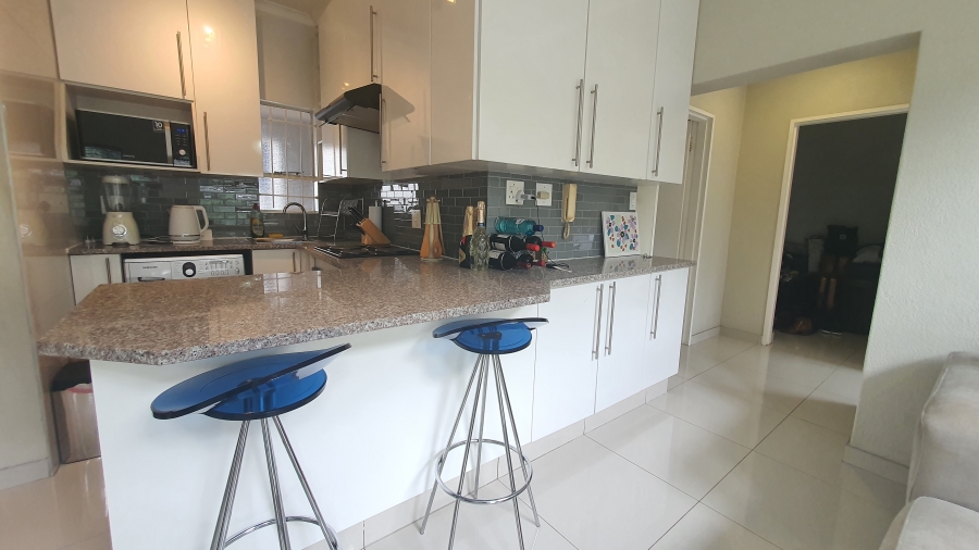 To Let 2 Bedroom Property for Rent in Morningside Gauteng