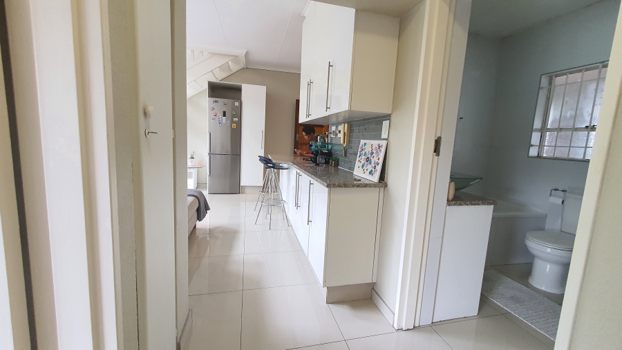 To Let 2 Bedroom Property for Rent in Morningside Gauteng