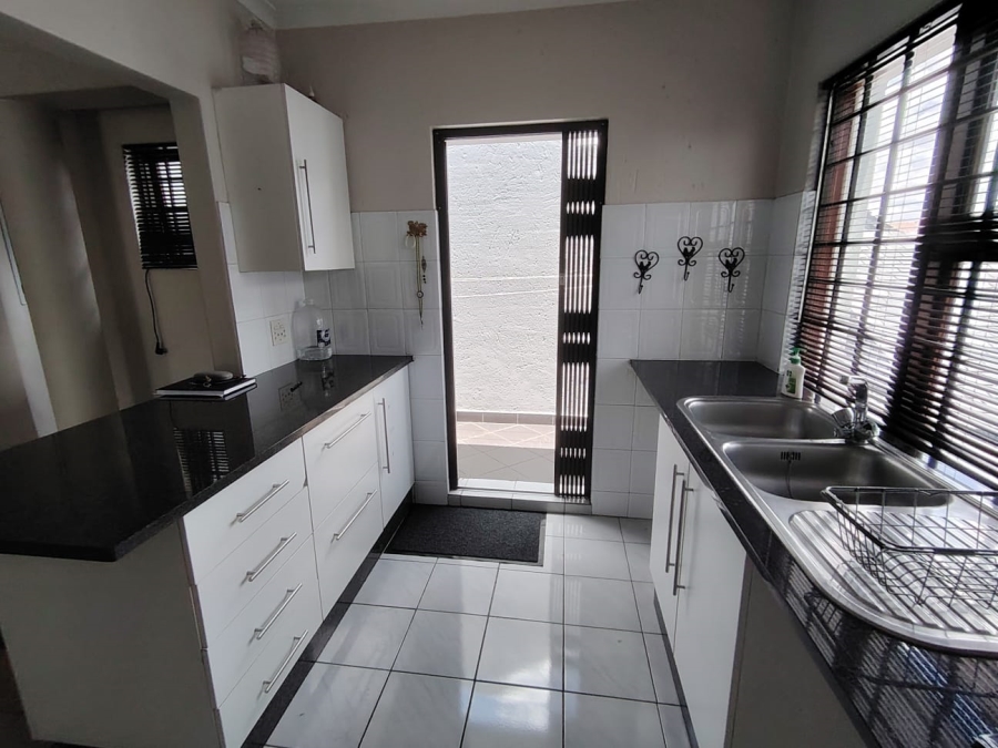 3 Bedroom Property for Sale in Lakefield Gauteng