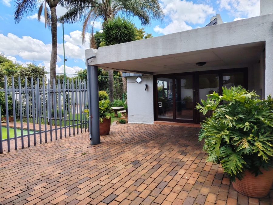 3 Bedroom Property for Sale in Lakefield Gauteng