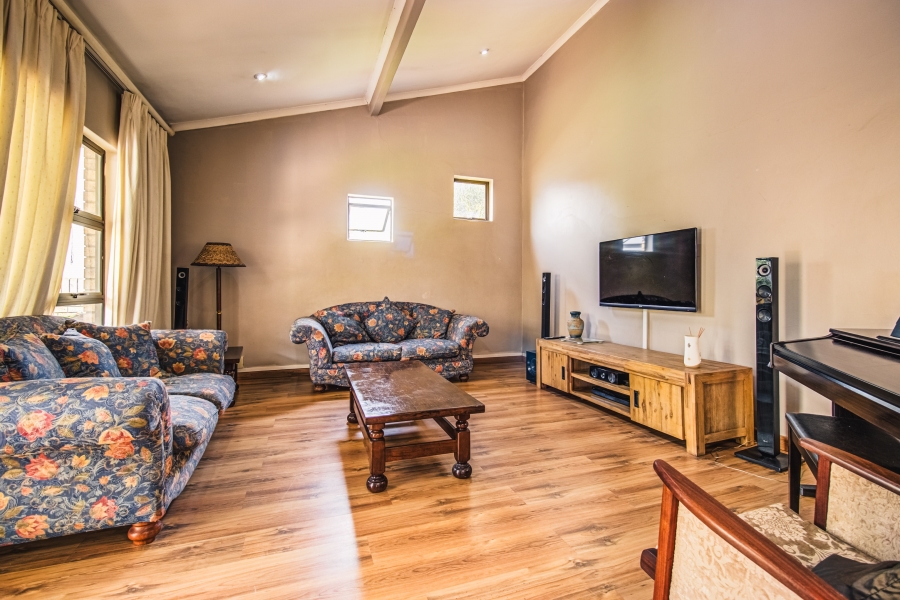 4 Bedroom Property for Sale in Glen Marais Gauteng