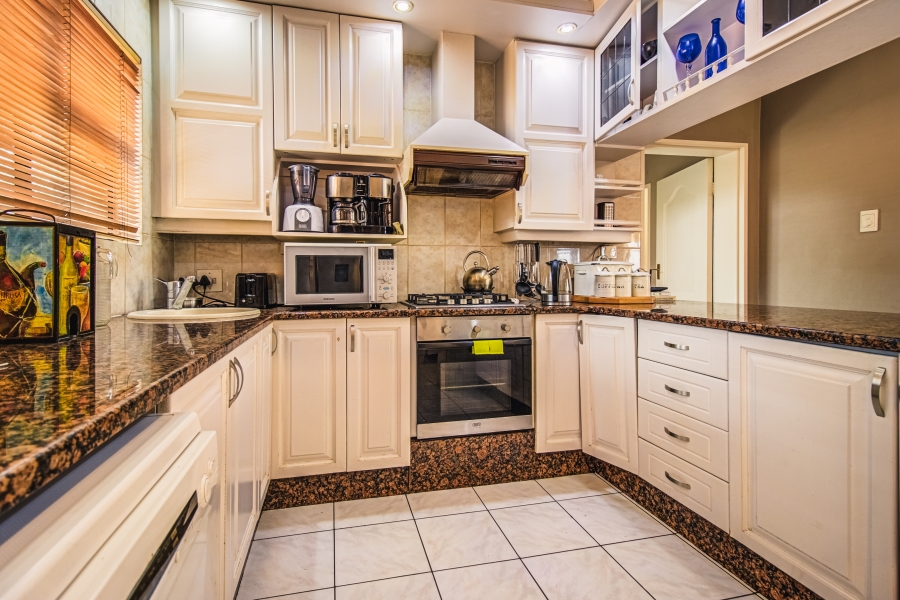 4 Bedroom Property for Sale in Glen Marais Gauteng