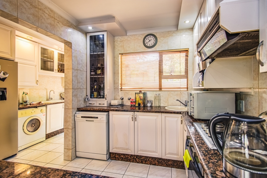 4 Bedroom Property for Sale in Glen Marais Gauteng