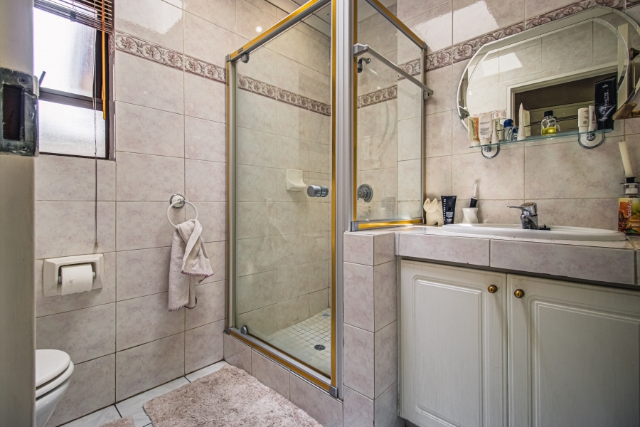 4 Bedroom Property for Sale in Glen Marais Gauteng