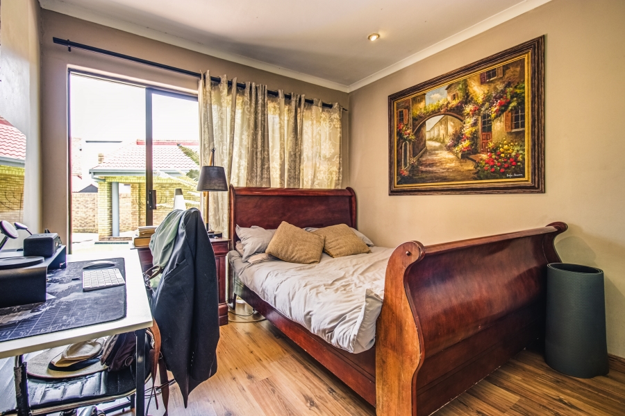 4 Bedroom Property for Sale in Glen Marais Gauteng