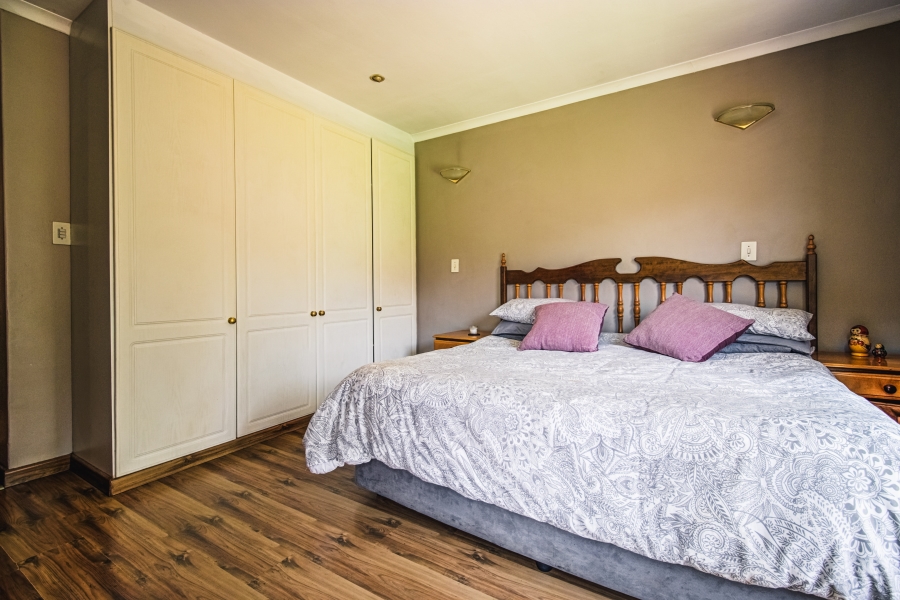 4 Bedroom Property for Sale in Glen Marais Gauteng