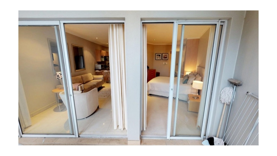 To Let 1 Bedroom Property for Rent in Sandhurst Gauteng