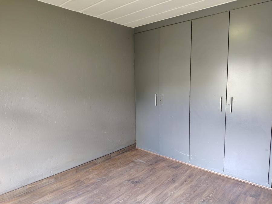 3 Bedroom Property for Sale in Lakefield Gauteng