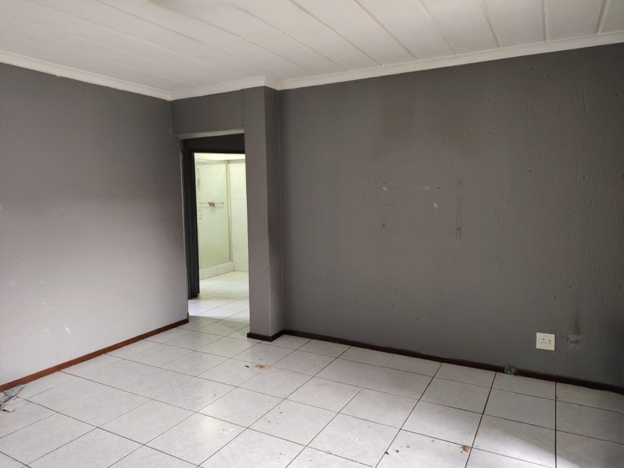 3 Bedroom Property for Sale in Lakefield Gauteng