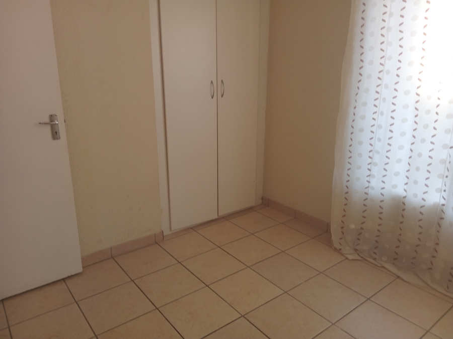 2 Bedroom Property for Sale in Edleen Gauteng