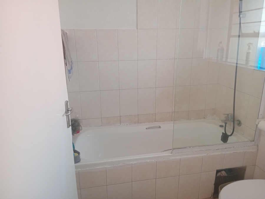 2 Bedroom Property for Sale in Edleen Gauteng