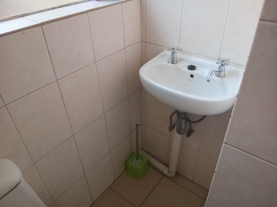 2 Bedroom Property for Sale in Edleen Gauteng