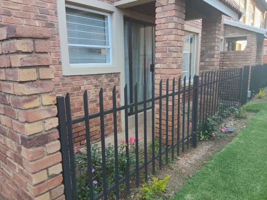 2 Bedroom Property for Sale in Edleen Gauteng