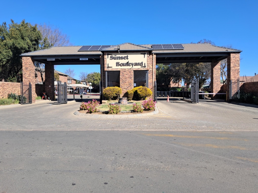 2 Bedroom Property for Sale in Sonneveld Gauteng
